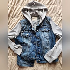 Jean jacket with hood